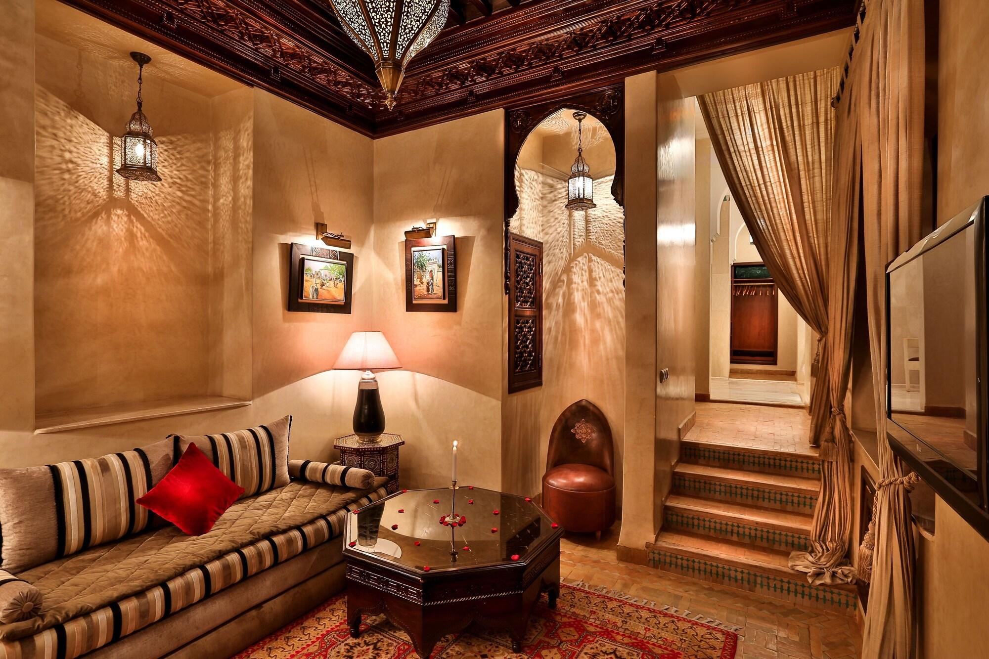 Riad Kniza Марракеш Экстерьер фото Interior of a Moroccan house