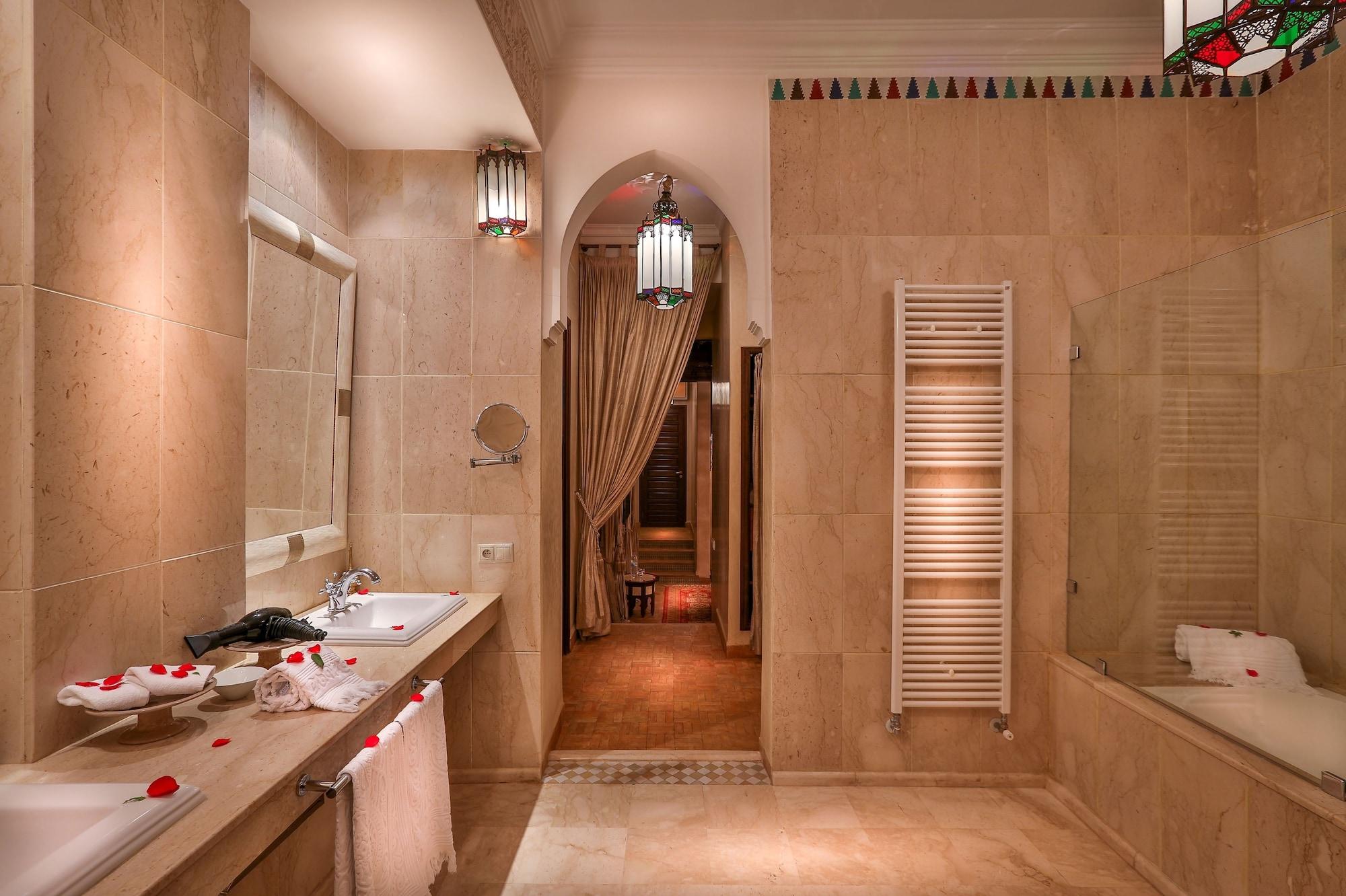 Riad Kniza Марракеш Экстерьер фото Bathroom