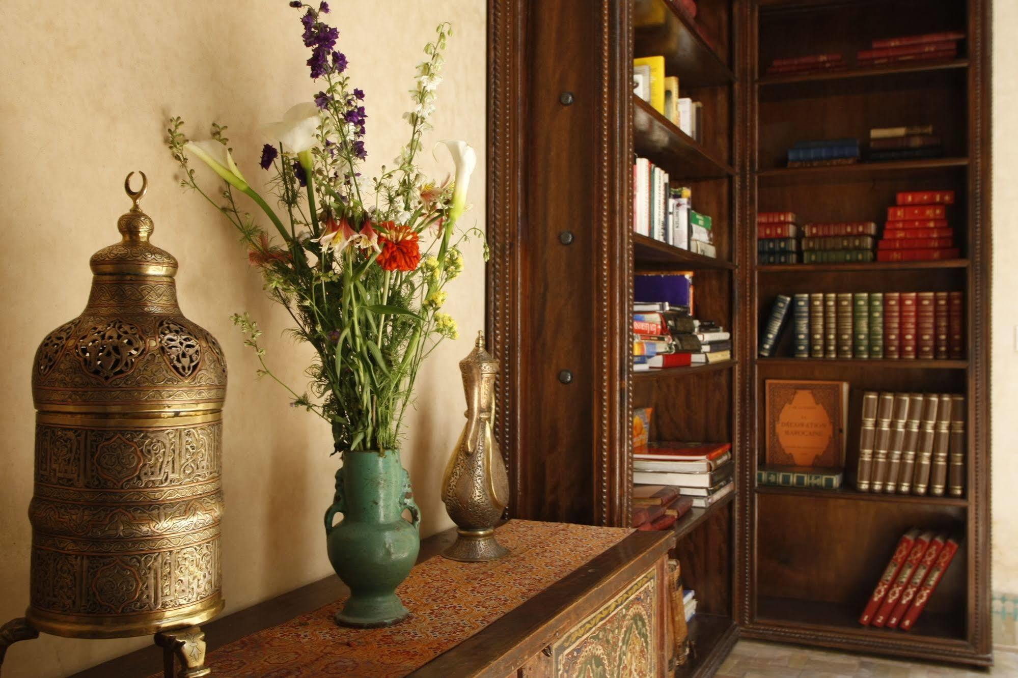 Riad Kniza Марракеш Экстерьер фото Library