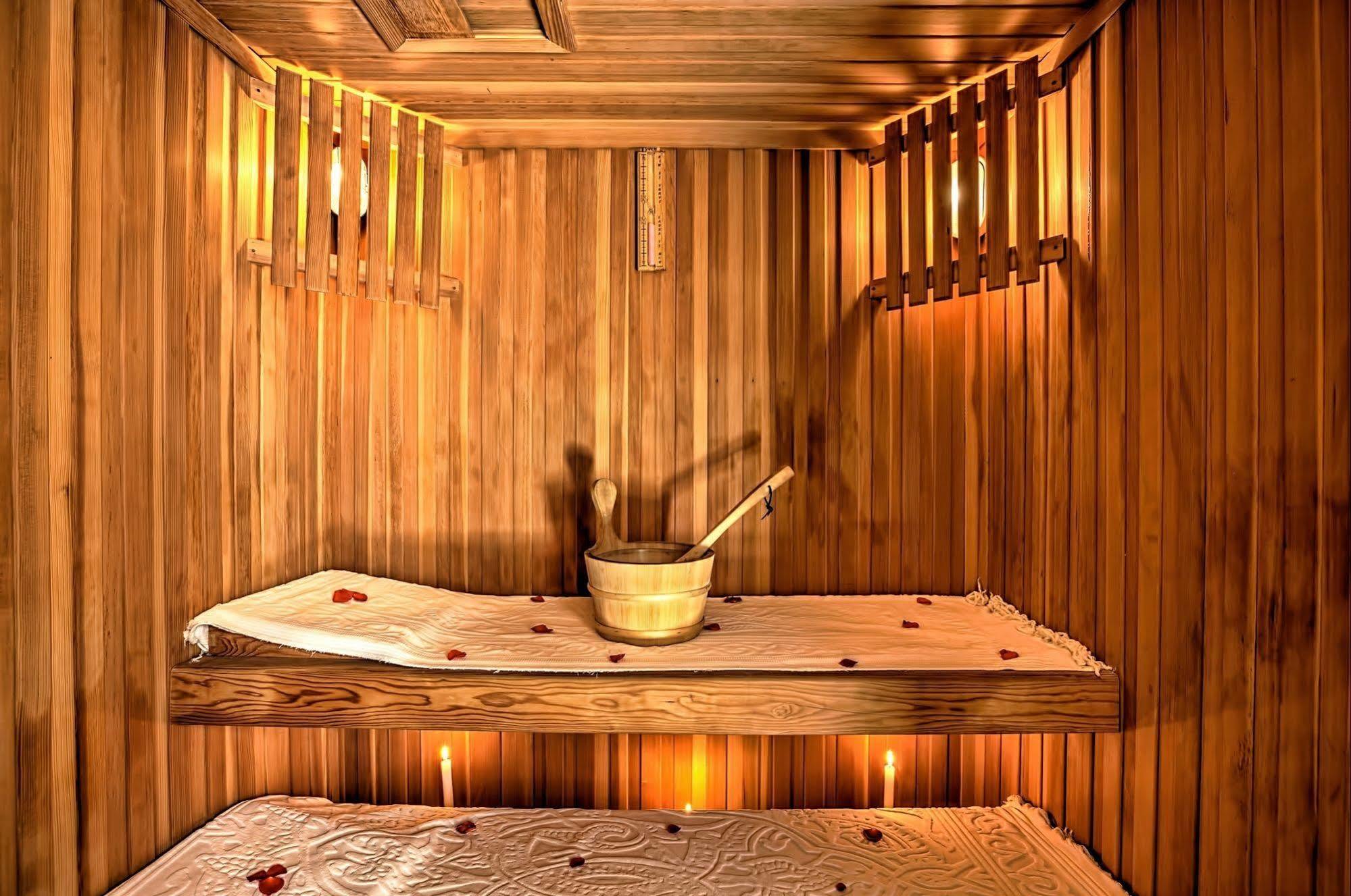 Riad Kniza Марракеш Экстерьер фото A traditional Finnish sauna