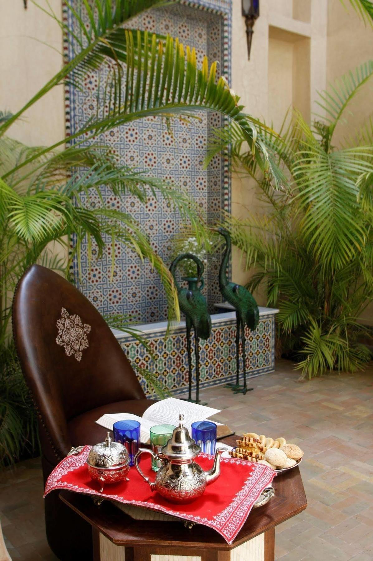 Riad Kniza Марракеш Экстерьер фото Fountain in the hotel