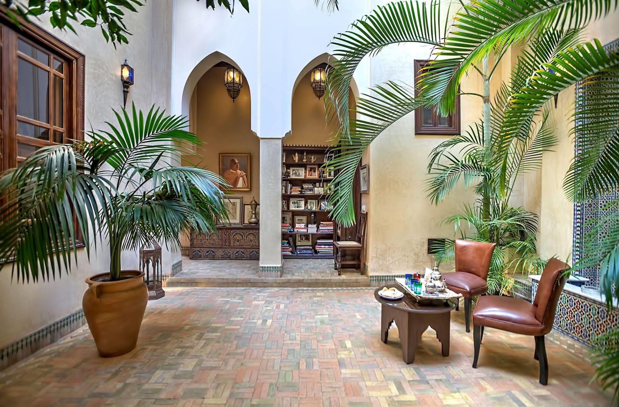 Riad Kniza Марракеш Экстерьер фото The interior of the library