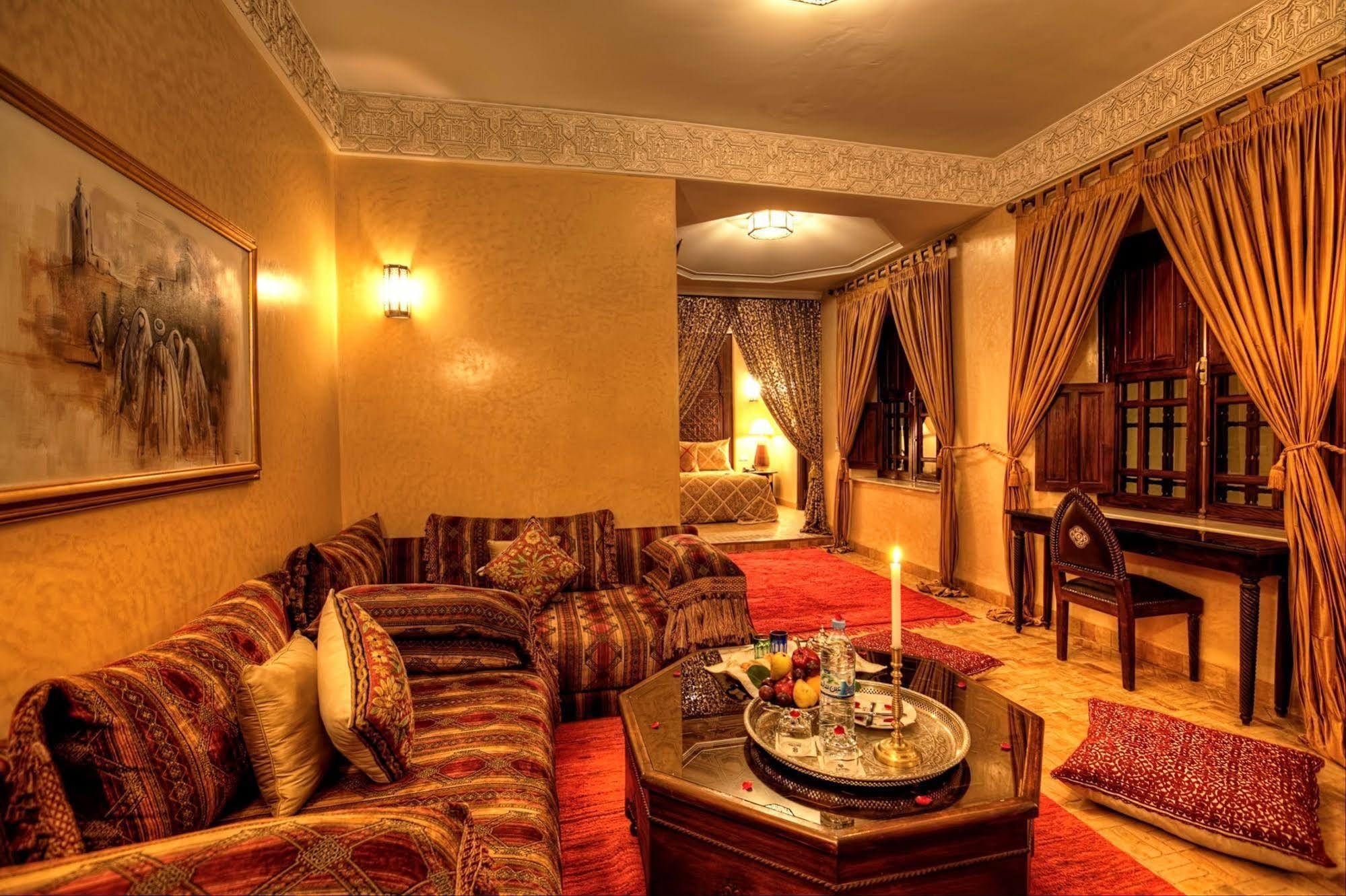 Riad Kniza Марракеш Экстерьер фото A suite at the hotel